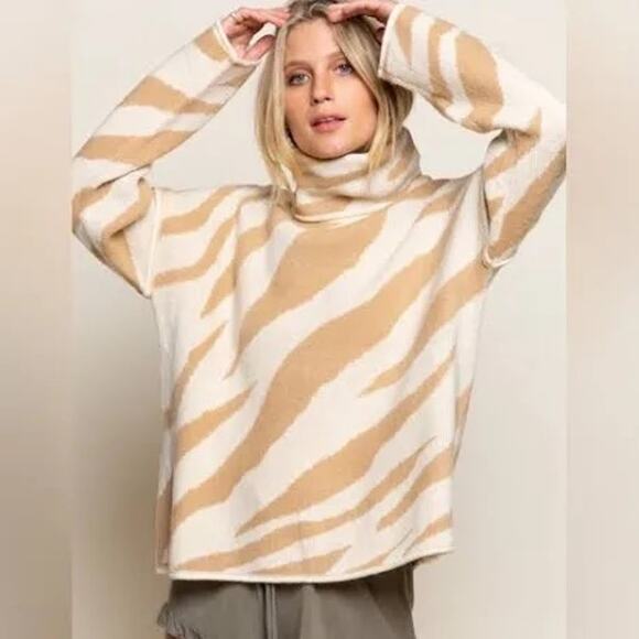 Pol Zebra Knit Turtleneck Oversized Sweater Size Large - Picture 1 of 11